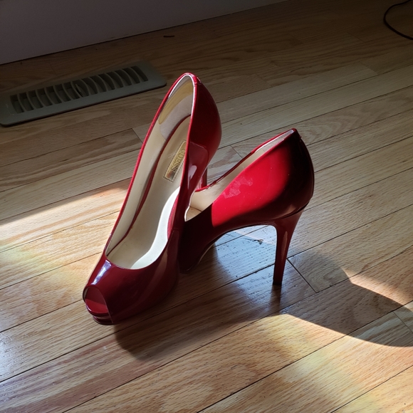 Guess heels - Picture 1 of 3
